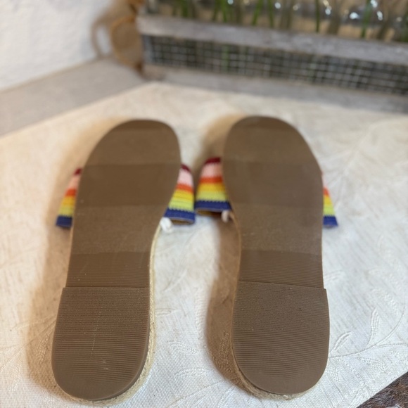 Women’s Gap Rainbow espadrille slides. Size 10. Multicolored. Anti-slip bottom. - Picture 7 of 8